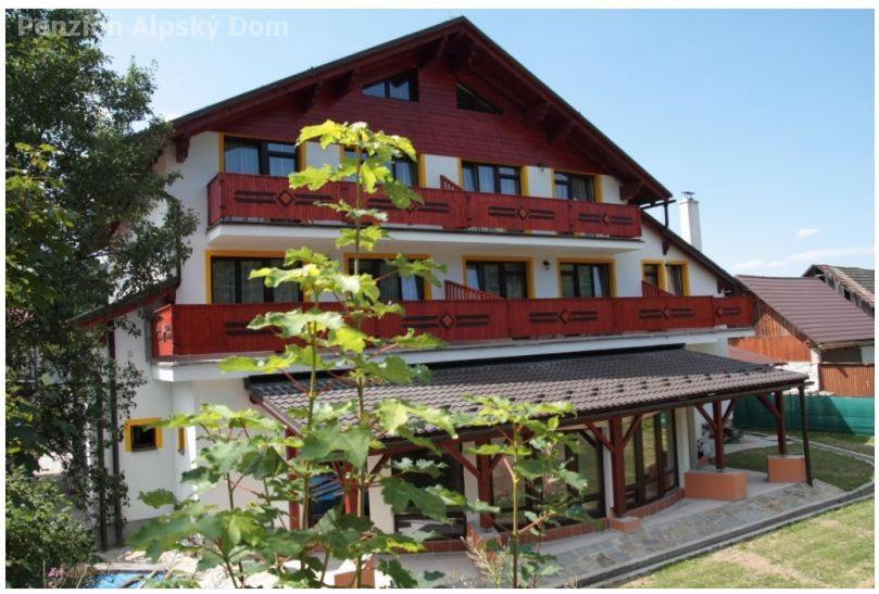 פנסיון Penzión Alpský Dom