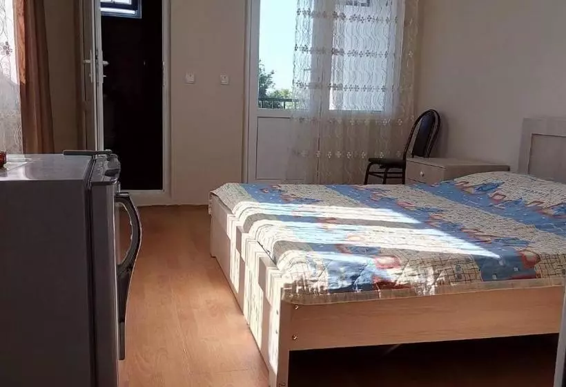 پانسیون Mari Guest House