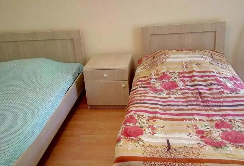 پانسیون Mari Guest House