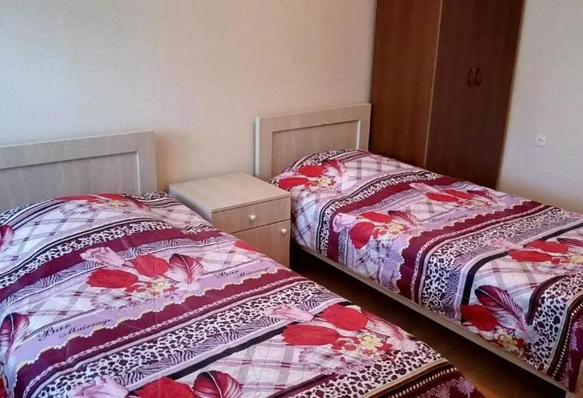 پانسیون Mari Guest House