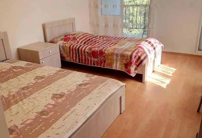 پانسیون Mari Guest House