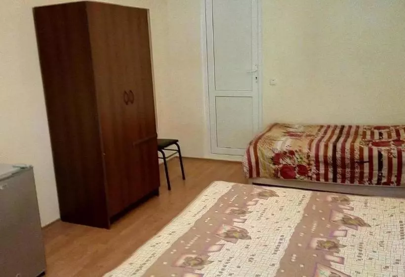 پانسیون Mari Guest House