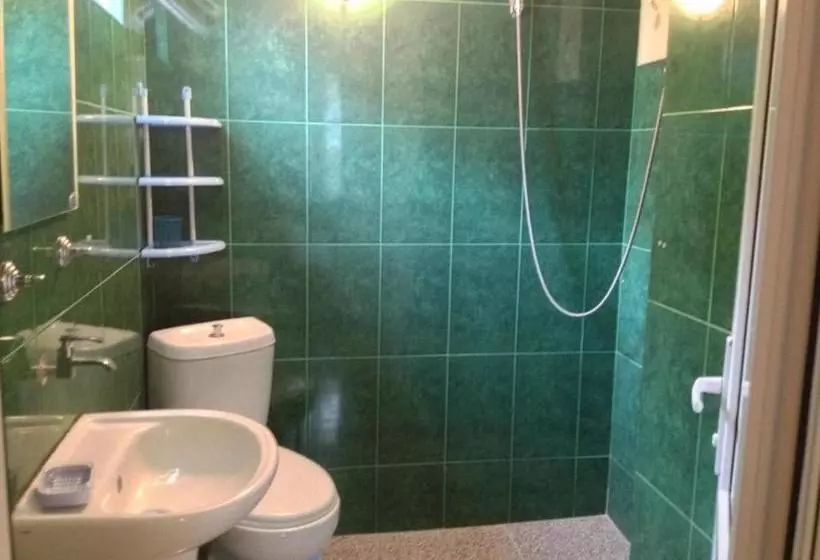 پانسیون Mari Guest House
