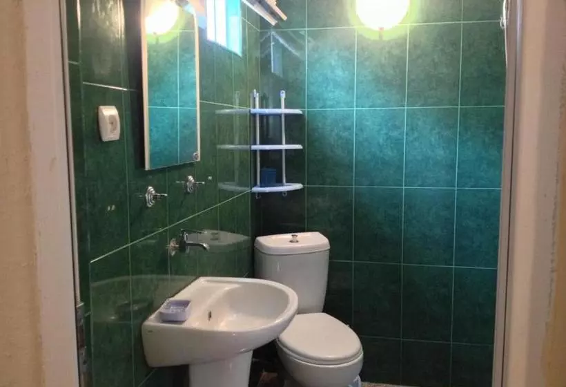 پانسیون Mari Guest House