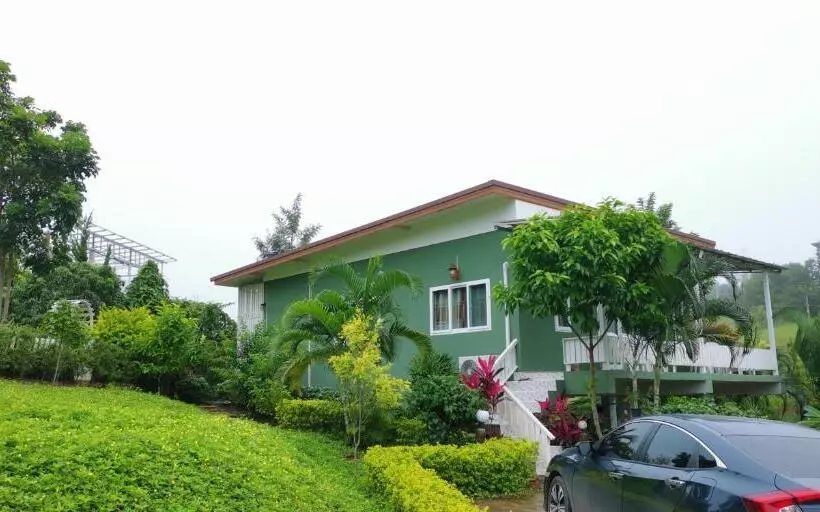 Lomakeskus บ้านเอื้อมดาว เขาค้อ