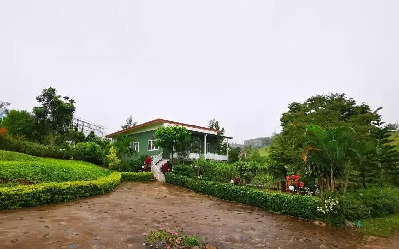 Lomakeskus บ้านเอื้อมดาว เขาค้อ