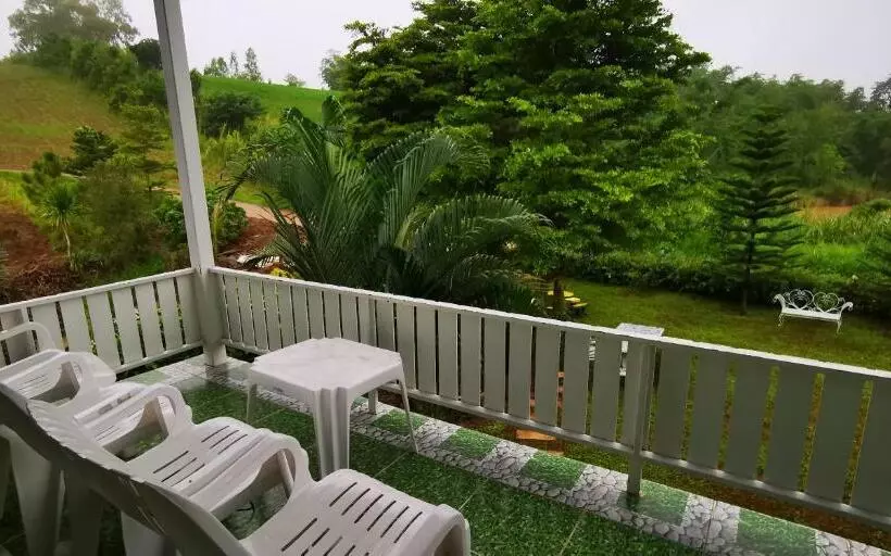 Lomakeskus บ้านเอื้อมดาว เขาค้อ