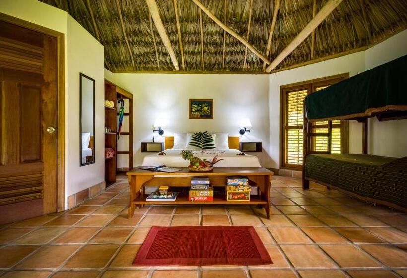 منتجع Tanager Rainforest Lodge