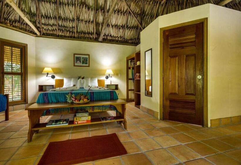 منتجع Tanager Rainforest Lodge