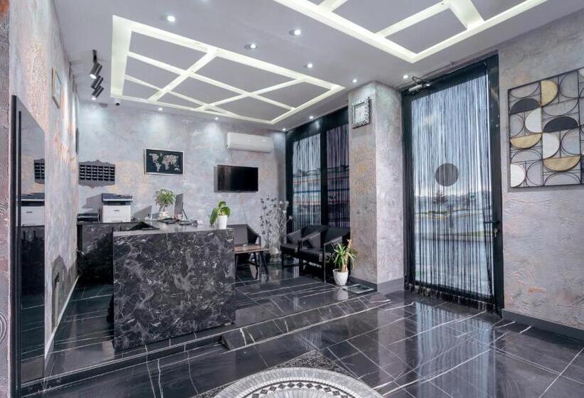 Hotel Melanj Airport