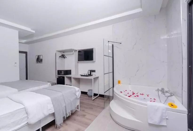 Hotelli Melanj Airport