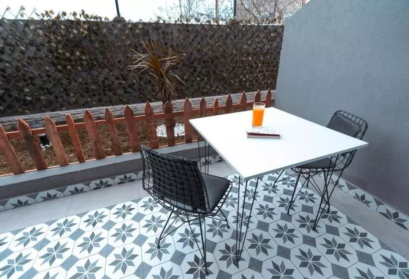 Hotelli Melanj Airport