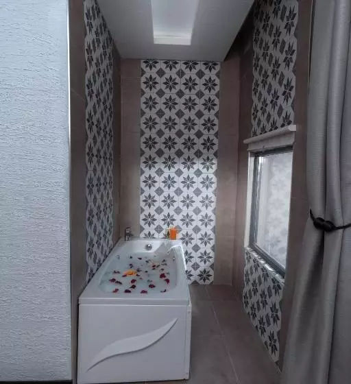 Hotelli Melanj Airport