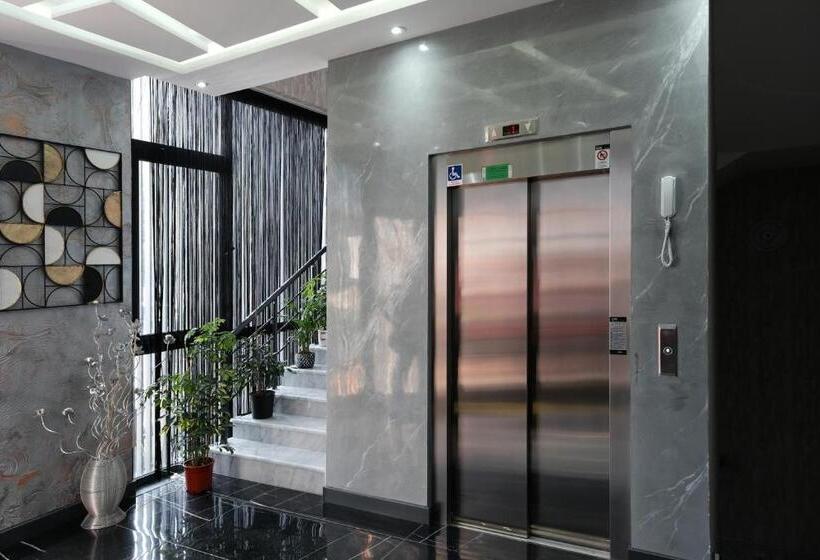 Hotel Melanj Airport