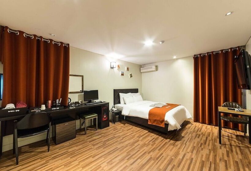 מוטל Chuncheon Hotel Lavender