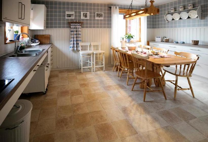 הוסטל Mellangården