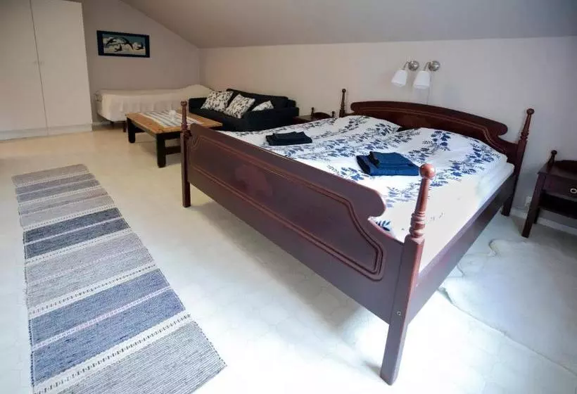 Retkeilymaja Mellangården