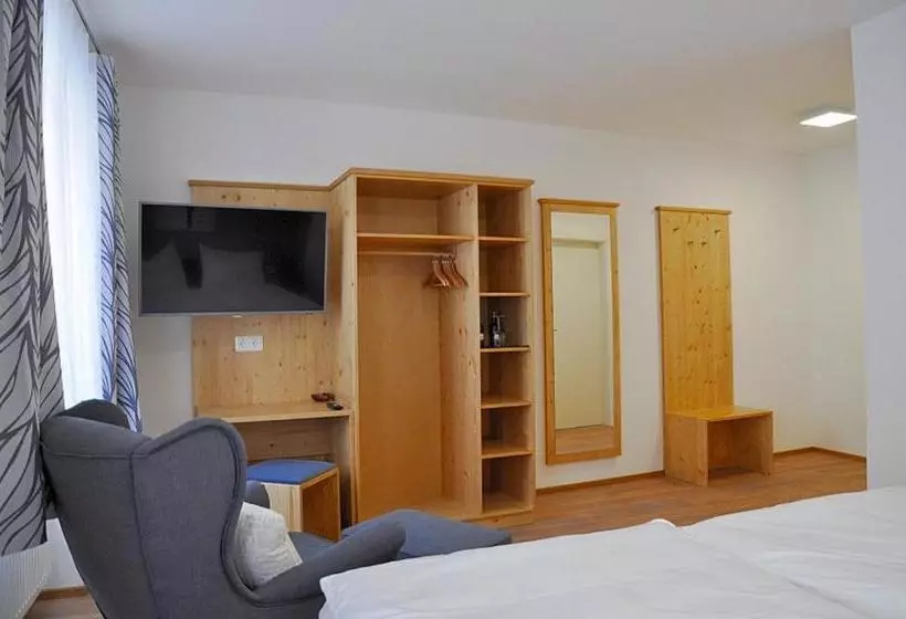 ベッドアンドブレックファースト Bed Bike & Breakfast