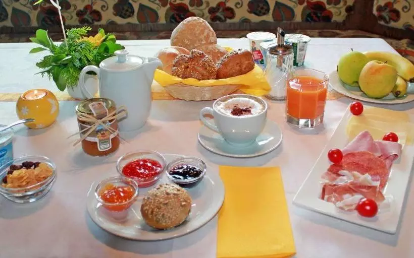 ベッドアンドブレックファースト Bed Bike & Breakfast