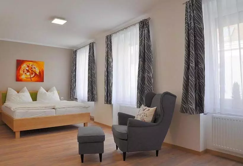 ベッドアンドブレックファースト Bed Bike & Breakfast