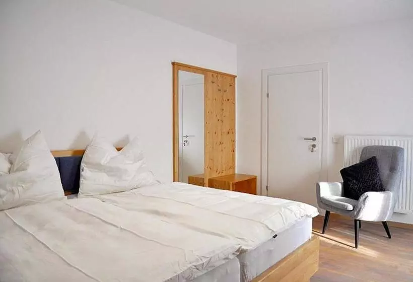 ベッドアンドブレックファースト Bed Bike & Breakfast