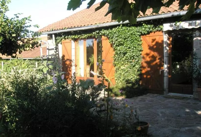 Aamiaismajoitus (B&B) La Ferme De Leychoisier