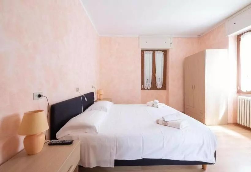 ホテル Albergo Monte Giove