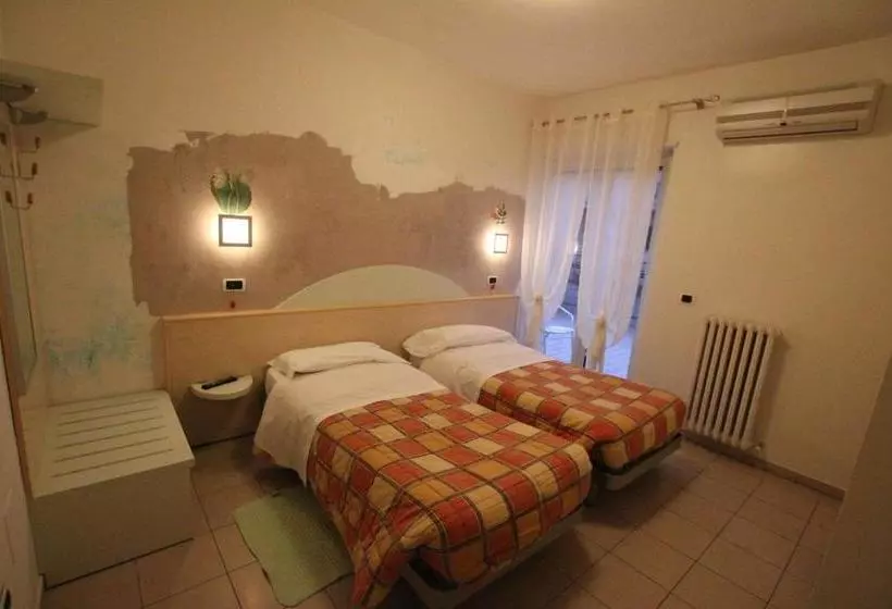 Hotelli Albergo Ristorante Val Vomano