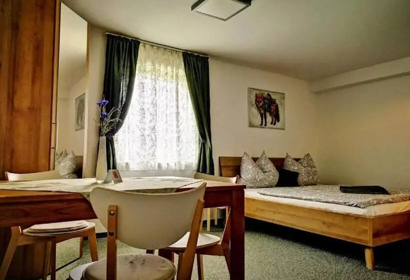 Hotelli Landhaus Kirchberg