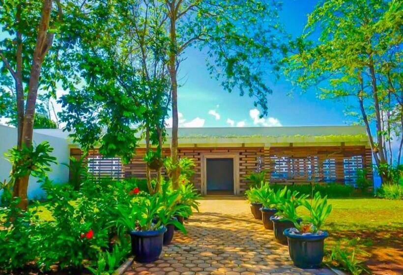 Hotel Naya Matahora Island Resort