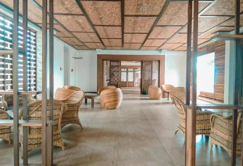 Hotelli Naya Matahora Island Resort