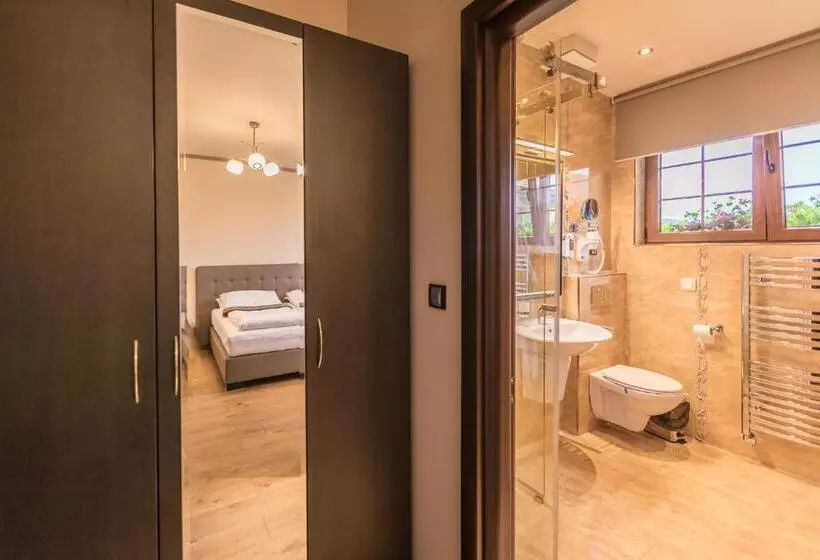 ホテル Pension Kokel