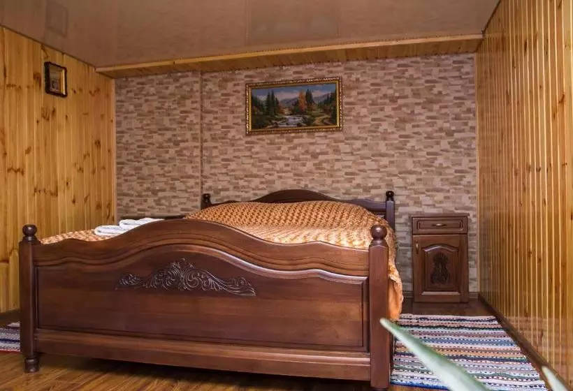 Majatalo карпатське сяйво