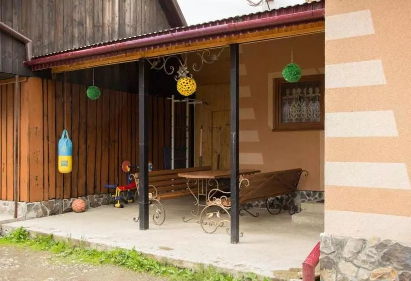 Majatalo карпатське сяйво