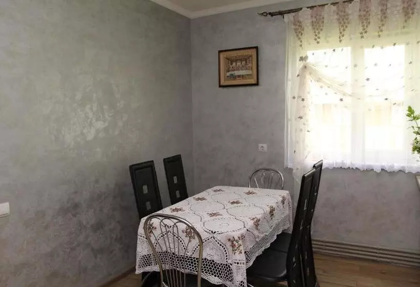 Majatalo карпатське сяйво