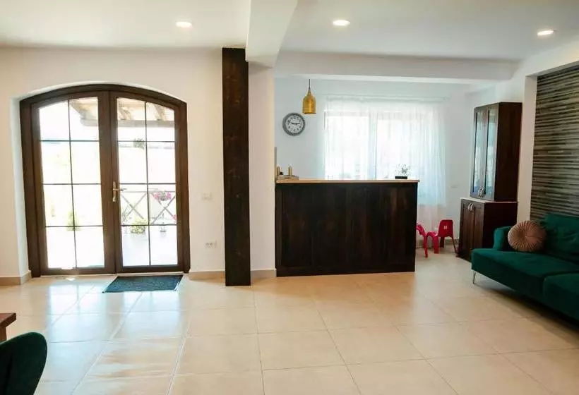 Majatalo Casa Iarina