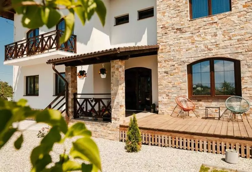 Majatalo Casa Iarina