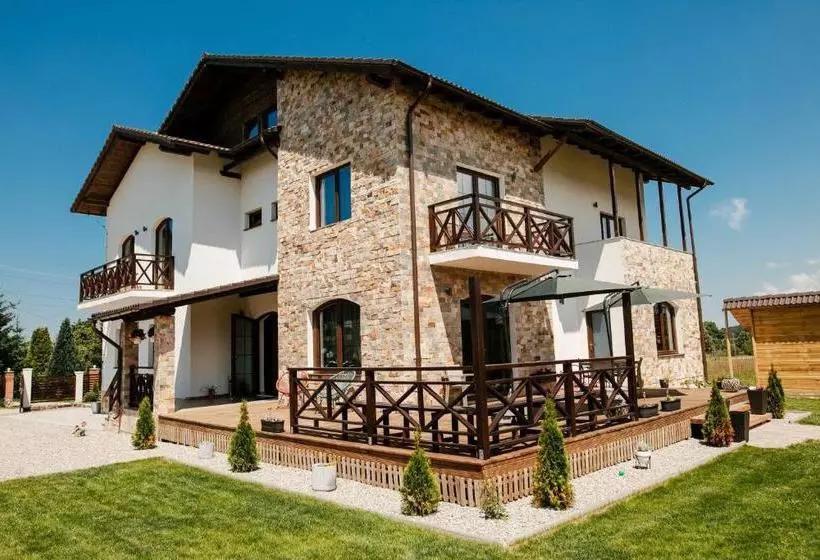 Majatalo Casa Iarina