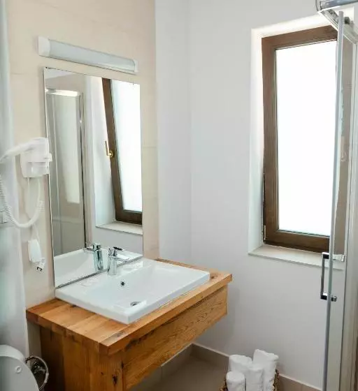 Majatalo Casa Iarina