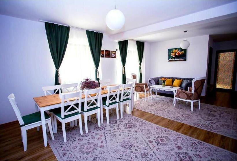 펜션 Mera Hills House