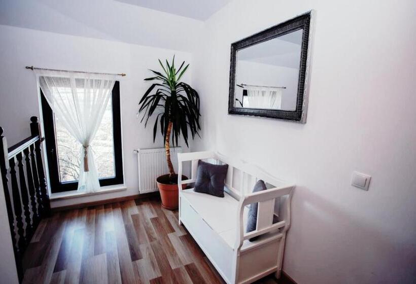 펜션 Mera Hills House