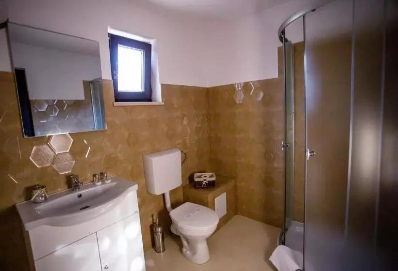 ペンション Mera Hills House