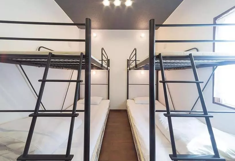 Retkeilymaja Guesthouse Nibutani Yanto