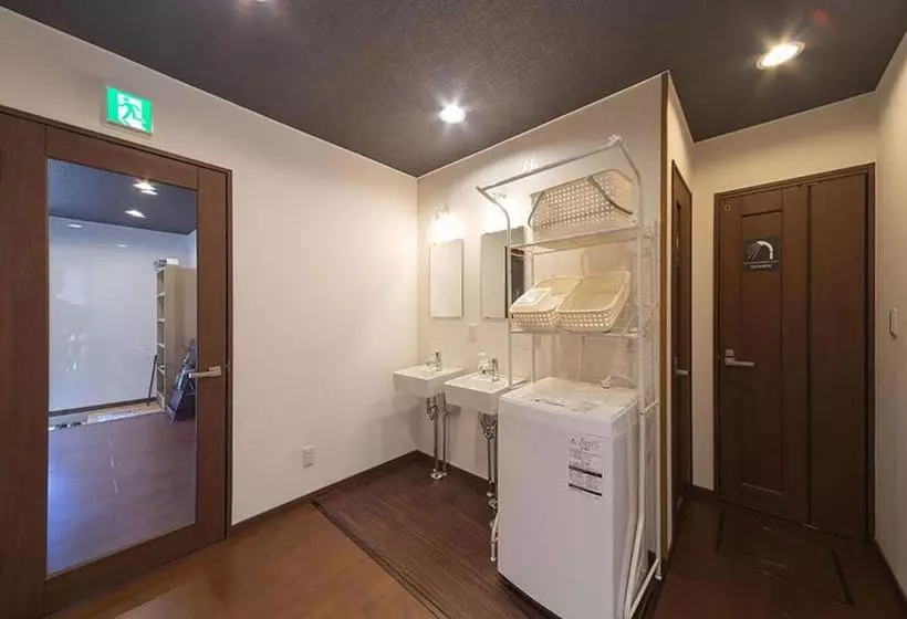 Retkeilymaja Guesthouse Nibutani Yanto