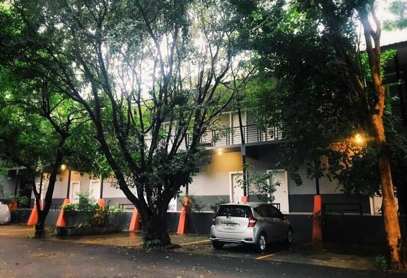 호텔 บ้านพระจันทร์ รีสอร์ท