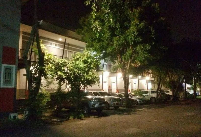 Hotelli บ้านพระจันทร์ รีสอร์ท