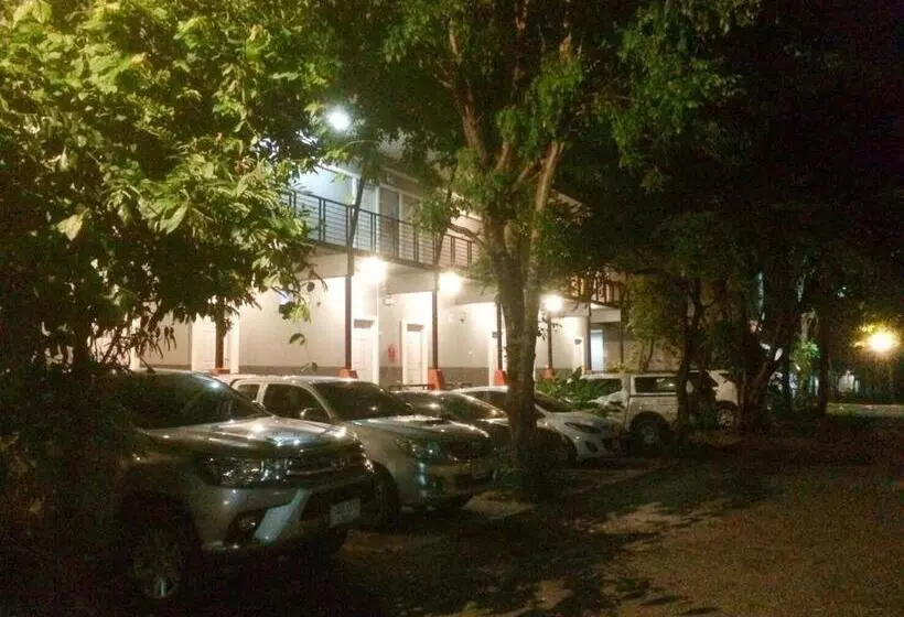 Hotelli บ้านพระจันทร์ รีสอร์ท