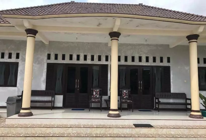 Hotelli Oyo 2681 Pondok Mutiara