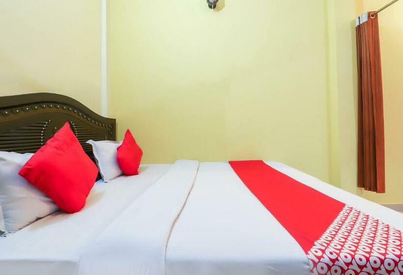 ホテル Oyo 70394 Rajendra