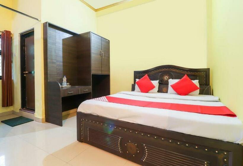 ホテル Oyo 70394 Rajendra